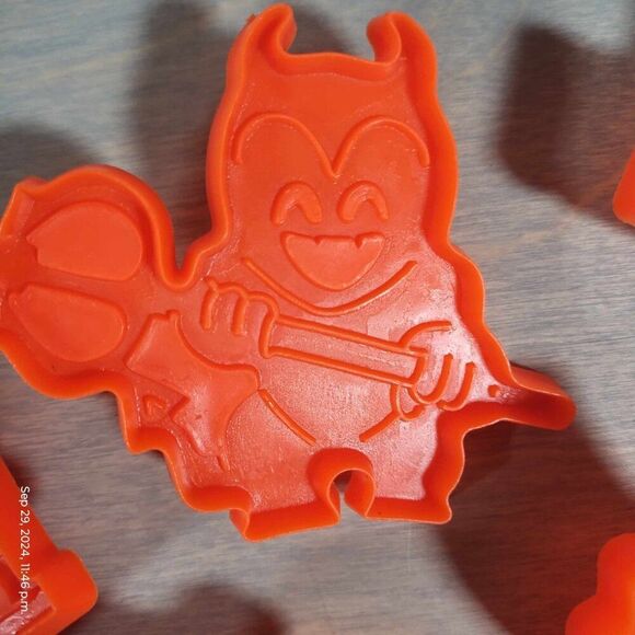 Vintage wilton halloween orange cookie cutters, imprint plastic 5pc set - Picture 5 of 8